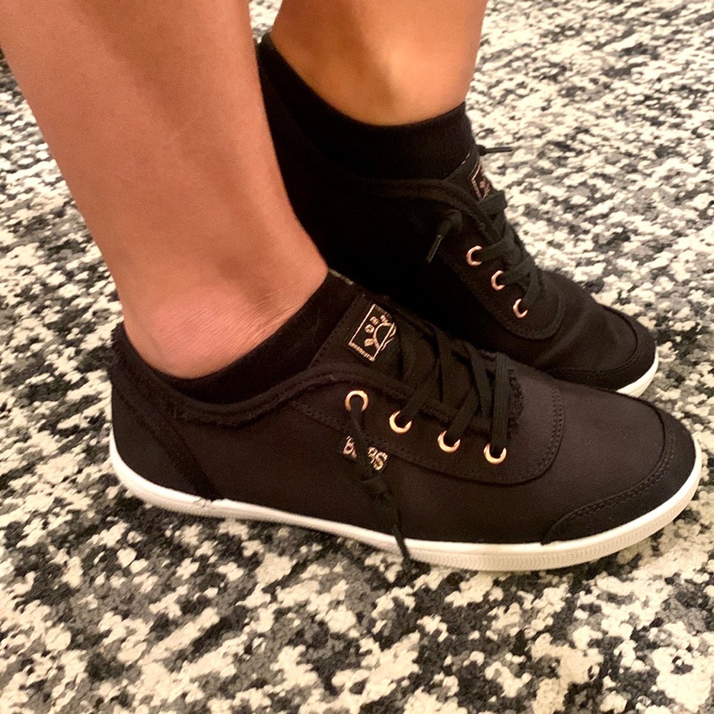 BOBS from Skechers with memory foam machine washable shoes sneakers 7.5